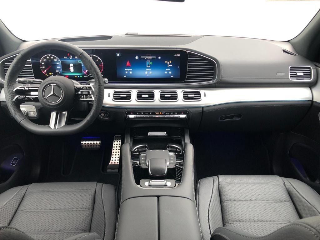 MERCEDES GLS 450d 4matic AMG | facelift | skladem | německé předváděcí auto na dovoz | maximální výbava | bílá metalíza | černá kůže | nákup online | AUTOiBUY.com